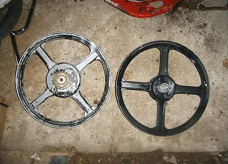 Vespa ciao  [Projeckt Chopper] - fælgene som skal være hvide billede 5