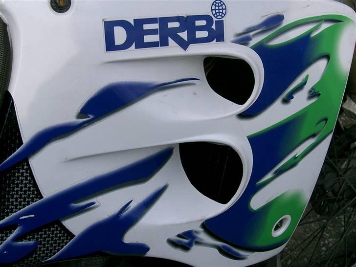 Derbi Senda R (solgt) - mærket der holder billede 10