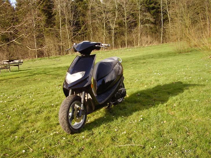 Suzuki estilete SOLGT billede 2