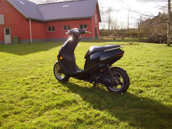 Suzuki estilete SOLGT billede 3