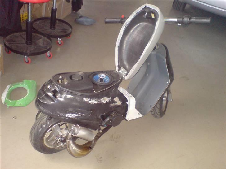 MiniBike Mini Scooter Solgt - ..sådan så den ud før den blev malet .. billede 11