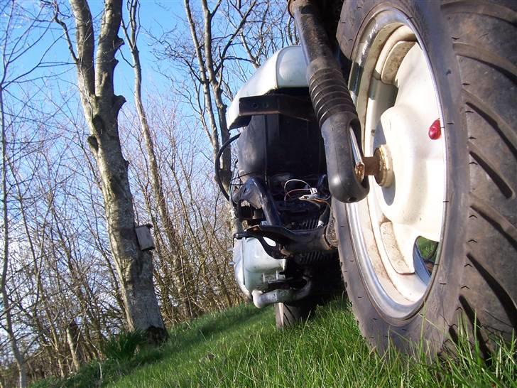 Yamaha Jog Solgt billede 10