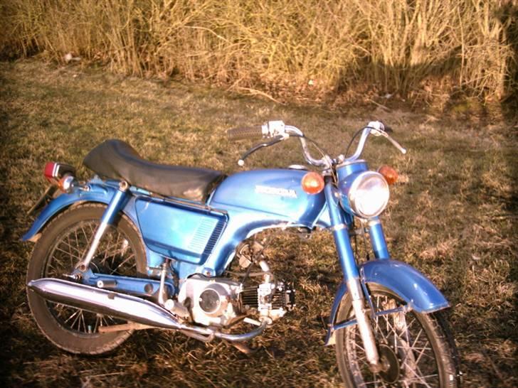 Honda CD 50 - Projekt - Som den så ud inden jeg skilte den ad billede 6