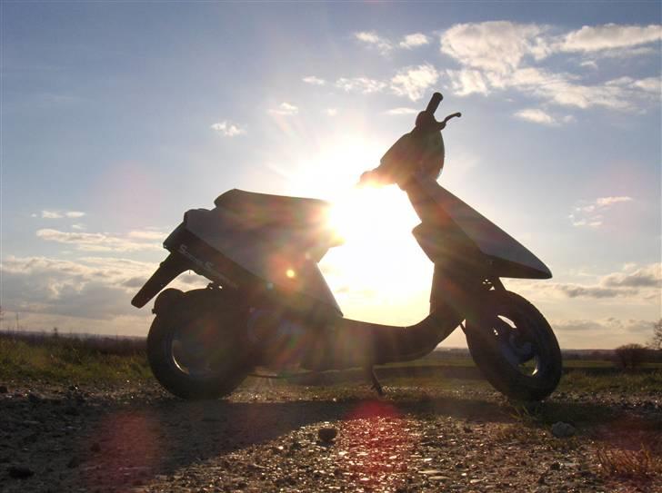 Yamaha Jog FS - solgt - Før! Sådan ser den ikke ud nu! | http://www.scootergalleri.dk/html/gal_visbil.asp?ID=184538&ipc=565959 <- hvis du ikke har bruger, så brug dette link .. så kan du se alle billederne billede 1