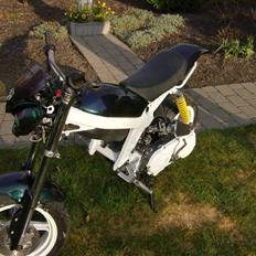 Suzuki Street Magic Solgt