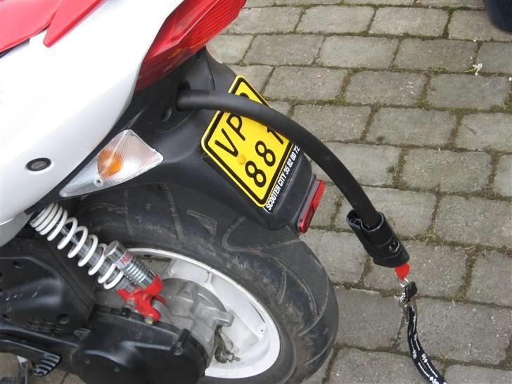 Peugeot speedfight 2 r-cup - låsen billede 6