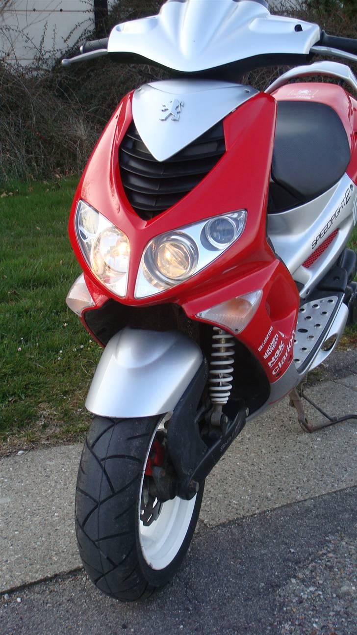 Peugeot Speedfight 2 Rally SOLGT - Gammelt :D Dog med begge lygter tændt ;) billede 5