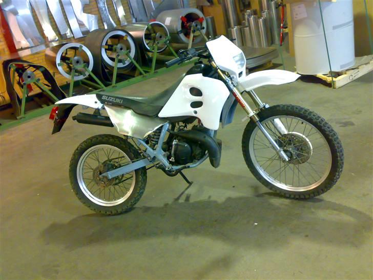 Suzuki RMX  BYTTET - RUSTFRI HJEMMELAVET BAGSIDESKJOLD ALDRIG SET FØR SER  MEGA NICE UD billede 9