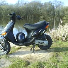 Gilera stalker Tager af politiet