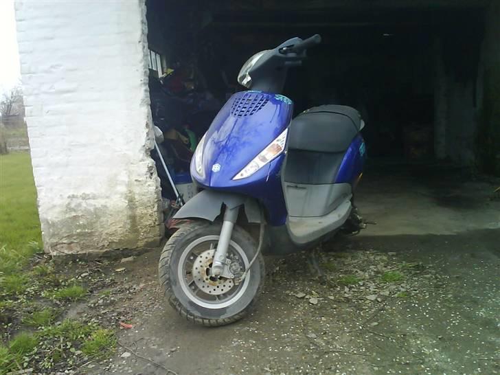 Piaggio new zip (solgt) :P billede 1