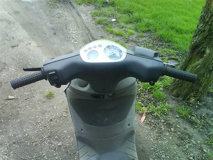 Piaggio new zip (solgt) :P billede 5