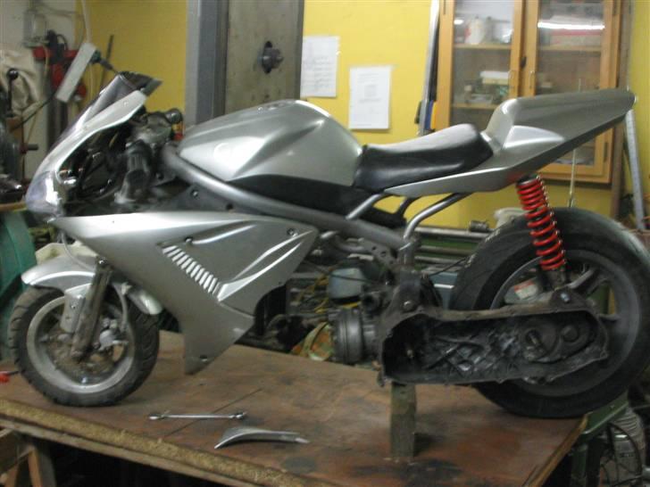 MiniBike minibike k2 lc SKRALLET   - så nu mangler vi kun og skrifte lejer og lave køler ophæng også sætte tunet på også ud og kører hehe billede 13