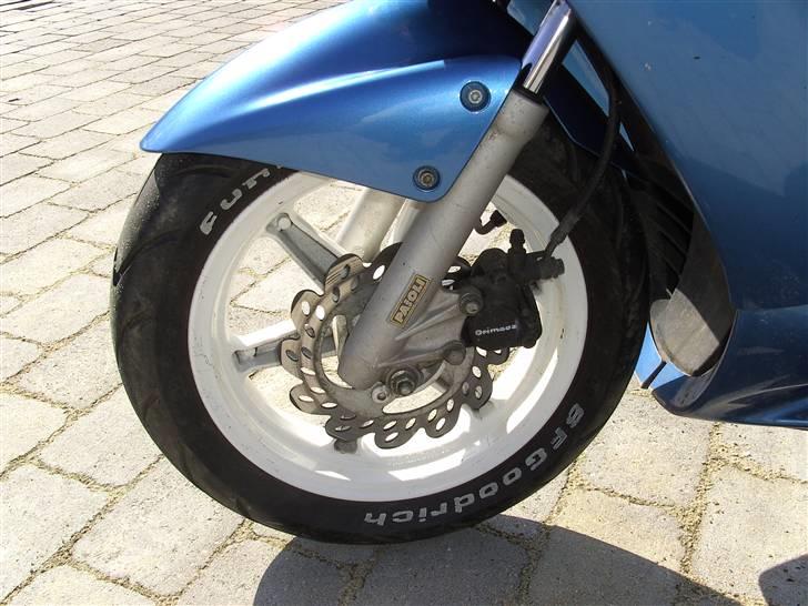 Yamaha                     Jog R - Prinsessen hende selv billede 4