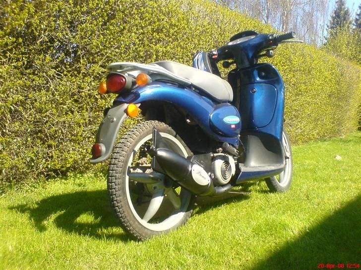 Aprilia Scarabeo Racing - Proma fisch tail udstødning monteret, passede af h... til der sku lige bores/bukkes lidt før den passede på, men har rigtig god effekt & koster kun 300kr :) billede 6