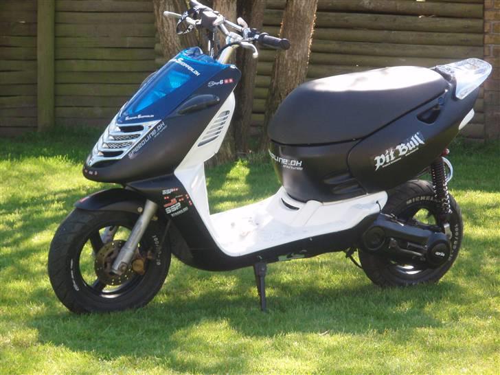 Aprilia Sonic - ´Nye billeder efter at den er blevet nymalet :) billede 1