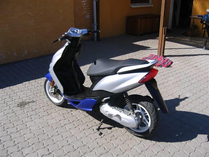 Yamaha jog R/ solgt billede 4