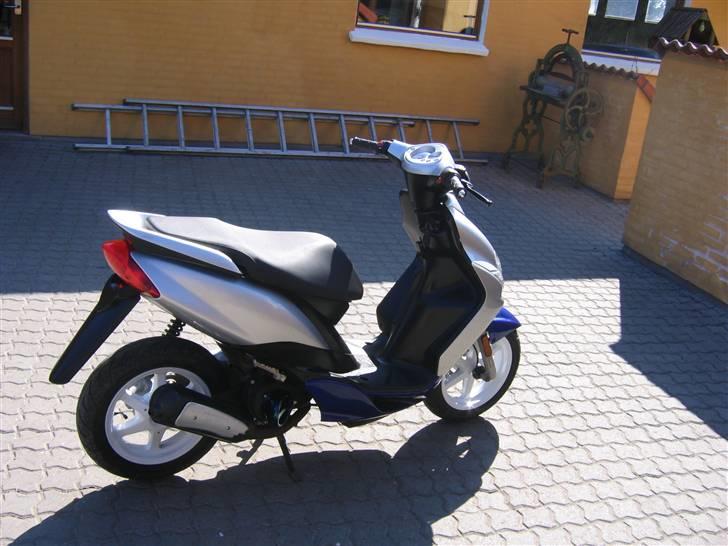 Yamaha jog R/ solgt billede 5
