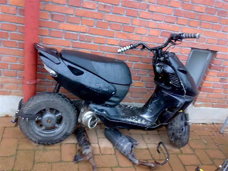 Aprilia Sonic Byttet til bil - Da jeg fik den :( har brugt 10.500 kr. på den ind til videre  billede 8