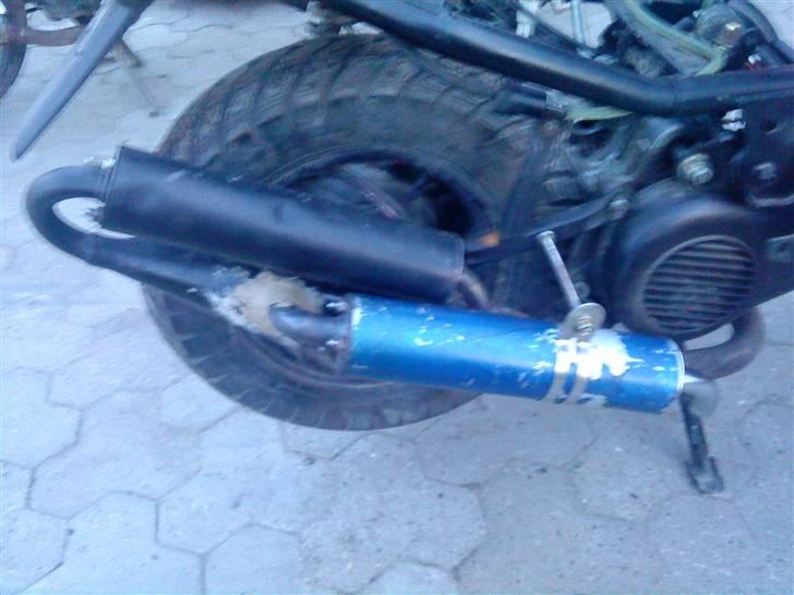 Yamaha jog - DET VAR ET HJEMMELAVET VIRKER RIMLIGT GODT HA HA :) billede 10