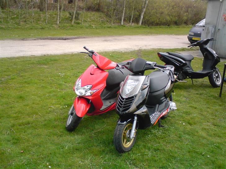 Yamaha Jog R - SOLGT - nyeste - sammen med bermanns billede 7