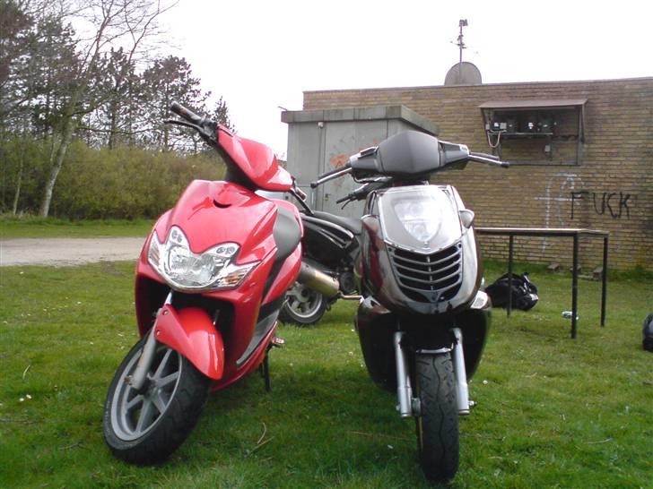 Yamaha Jog R - SOLGT - nyeste - sammen med bermanns billede 11