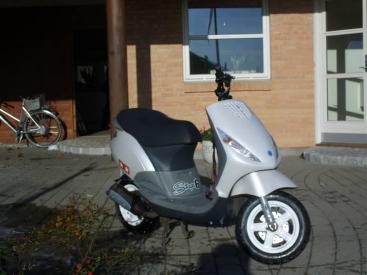 Piaggio New zip  - Efter den lille "makeover" billede 6