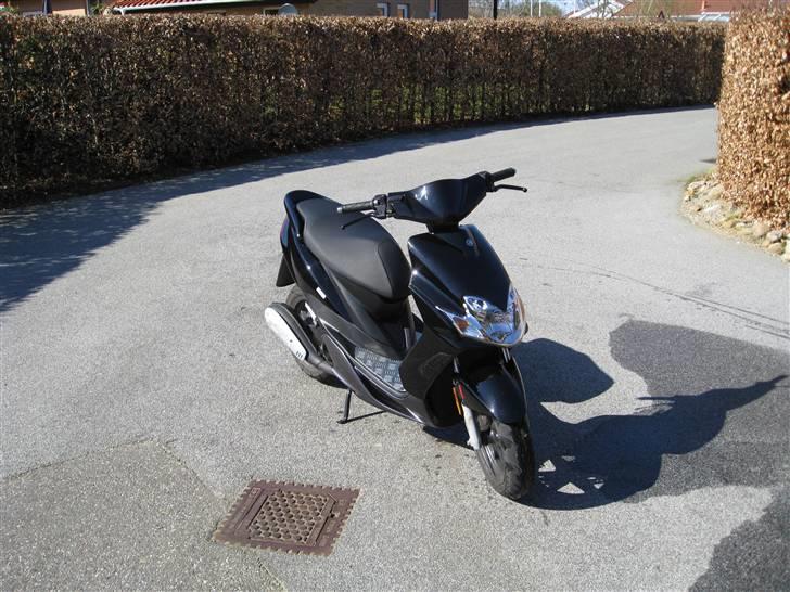 Yamaha Jog R [solgt] - Nyt. Alu-fodplade, nyt udstødning og klistermærker af. billede 7