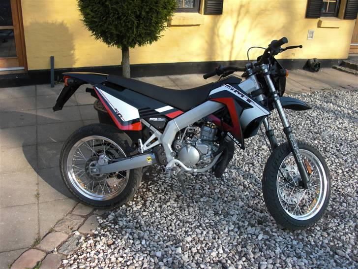 Gilera SMT LC DD - den har et bredt bakdæk :) billede 3