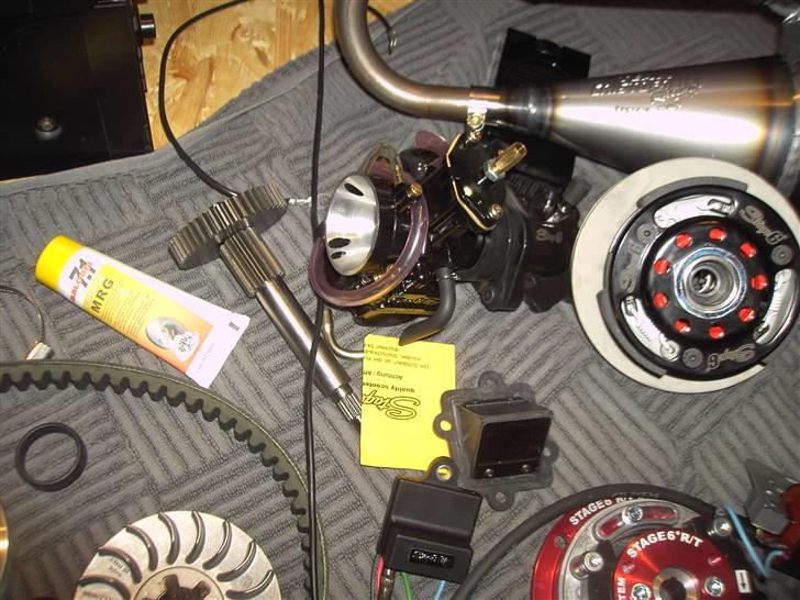 Aprilia Team # 3 wheelies*- T.C.R billede 3