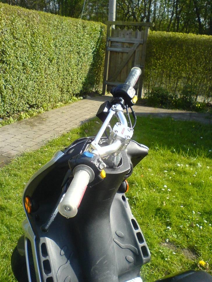 Peugeot speedfight 2 BYTTET - Hebo bartstyr billede 9