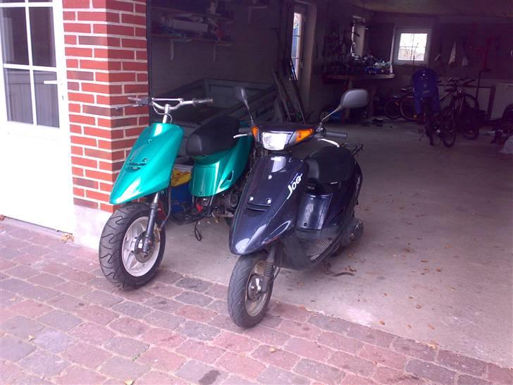 Yamaha Jog  Sr Sd  - sammen med min std jog ;D  billede 3