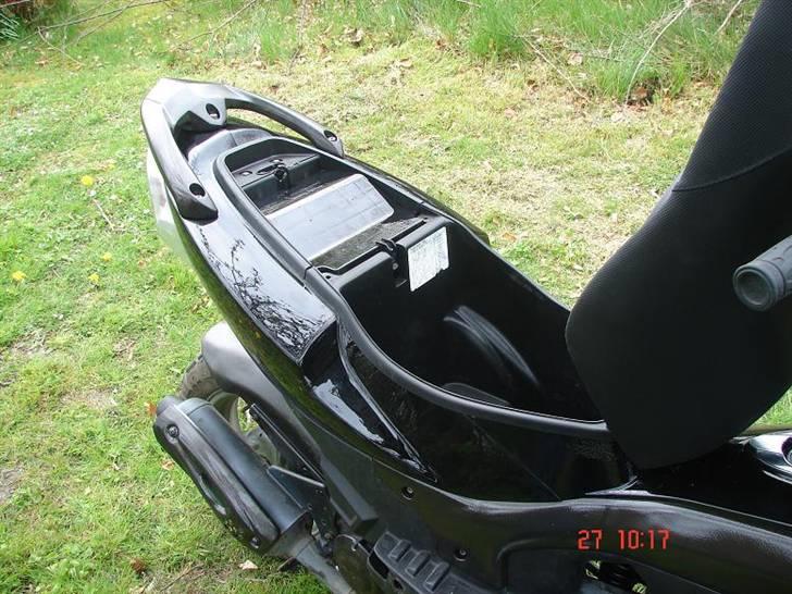 PGO G-max - lakeret batteridæksel billede 8