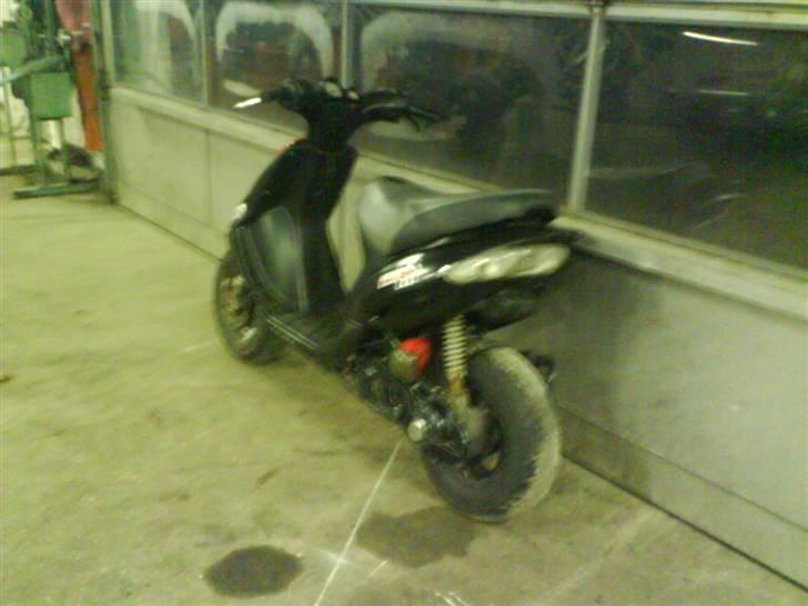 Gilera stalker før  - som den står lige nu men ikke rat længe :) billede 2