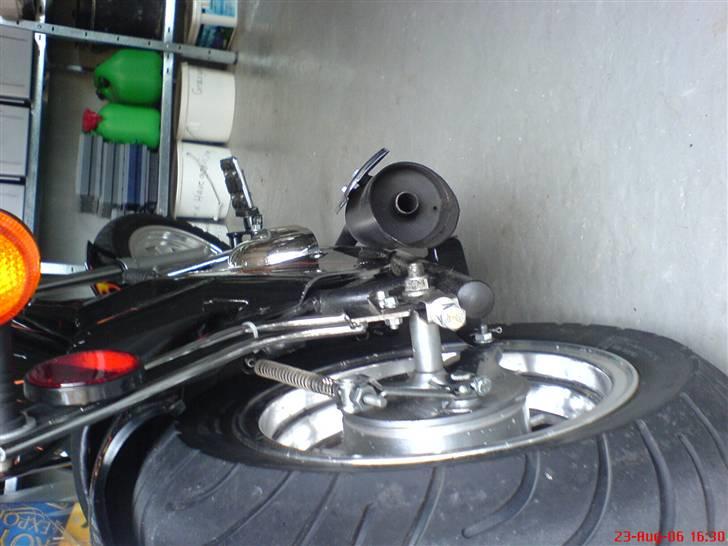 Sinski MC02A CHOPPER - har boret  igennem udstødningen, så der kommer noget mere lyd billede 4