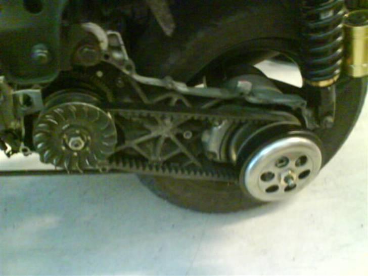 Yamaha Jog FS $ BYTTET - Multivar, Polini kevlar kilerem, 105mm racing kobling og 105mm Wingbel (sort) billede 12