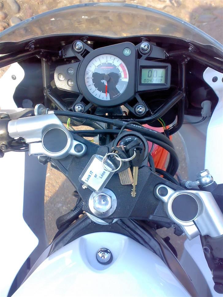 Yamaha TZR 50 - Speedos! - og bling-bling "Lock IT og loose IT" billede 9