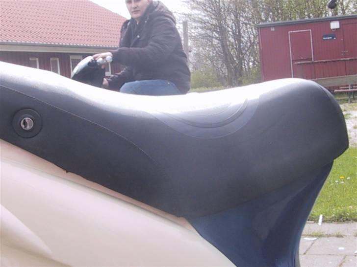 Gilera Stalker [perlemor]  90% - Tænker på at ombetrække det med rød læder. billede 4