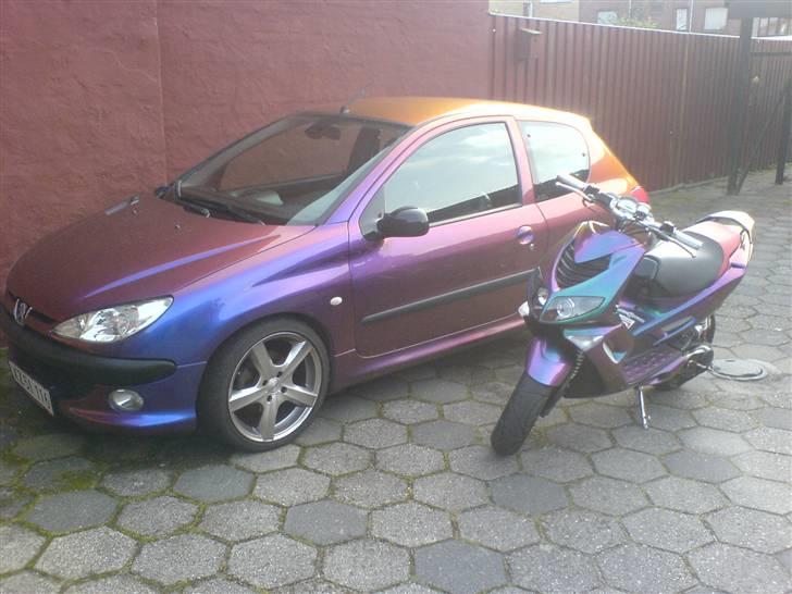 Peugeot speedfight 2 kamælion - bilen er ikke min, men en dame som arbejdede for speedcolour!! hun kommer på værkstedet jeg er hos billede 2