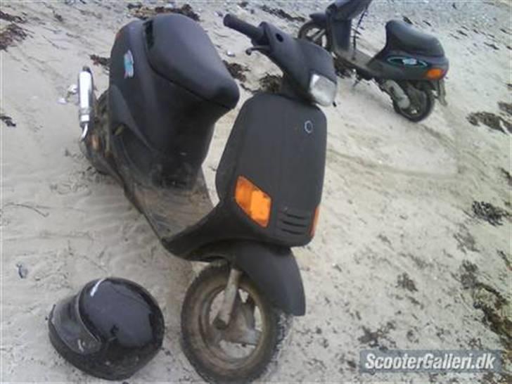 Piaggio zip gl (solgt) 5000 kr billede 2