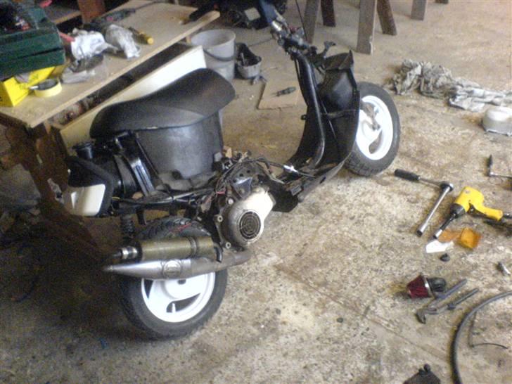 Yamaha Jog [SOLGT] - som den står nu billede 5