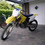 Suzuki RM 125 *SOLGT*