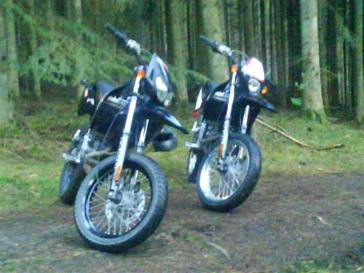 Derbi Senda Extreme Sm Solgt - Min Senda Og Krogh Smt I Skoven En Tur:) billede 1