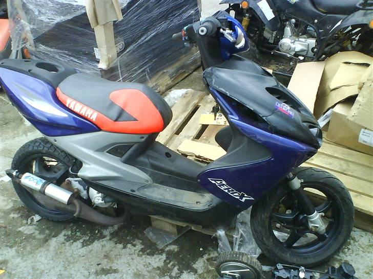 Yamaha aerox SOLGT billede 2