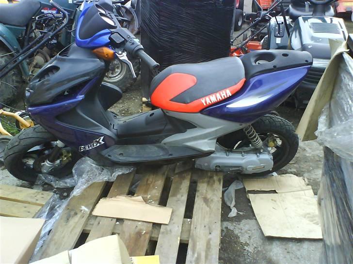 Yamaha aerox SOLGT billede 4