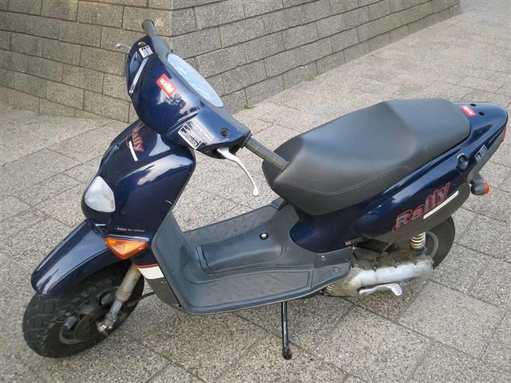 Aprilia rally solgt billede 2