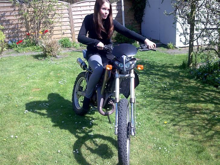 Suzuki RMX - SØGER BAGSKJOLD I HØJRE SIDE billede 1