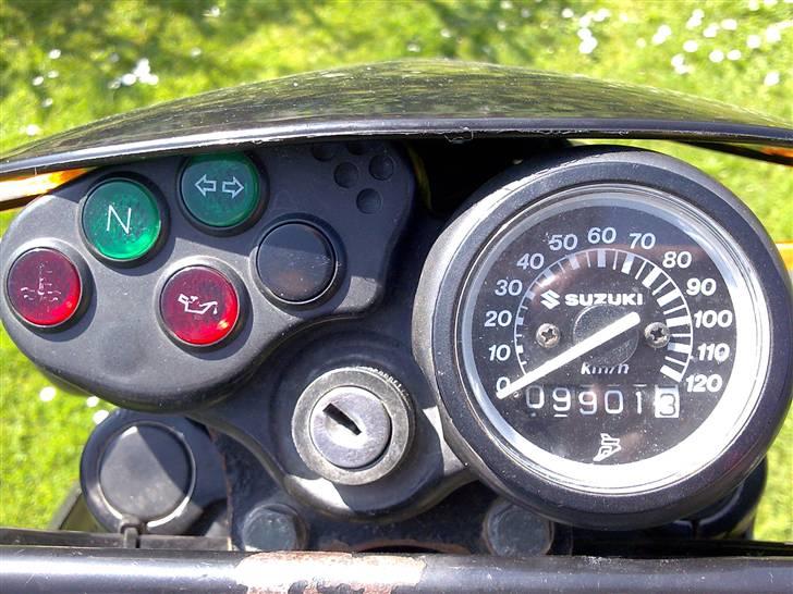 Suzuki RMX - Ja runder de 10.000 om snart billede 2