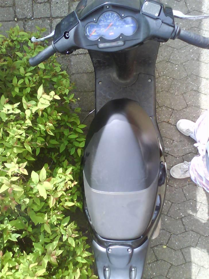 Aprilia Sonic STJÅLET ! ! ! ! ! ! - Jah der er den joh så set oppe fra.... såh godt jeg nu kunne.... ;P billede 5
