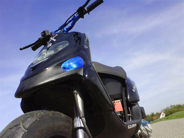 Gilera stalker Tager af politiet billede 3