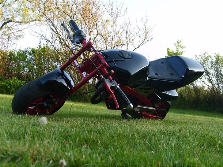 MiniBike [SOLGT] - Samlet med alle de lylakeret dele billede 2